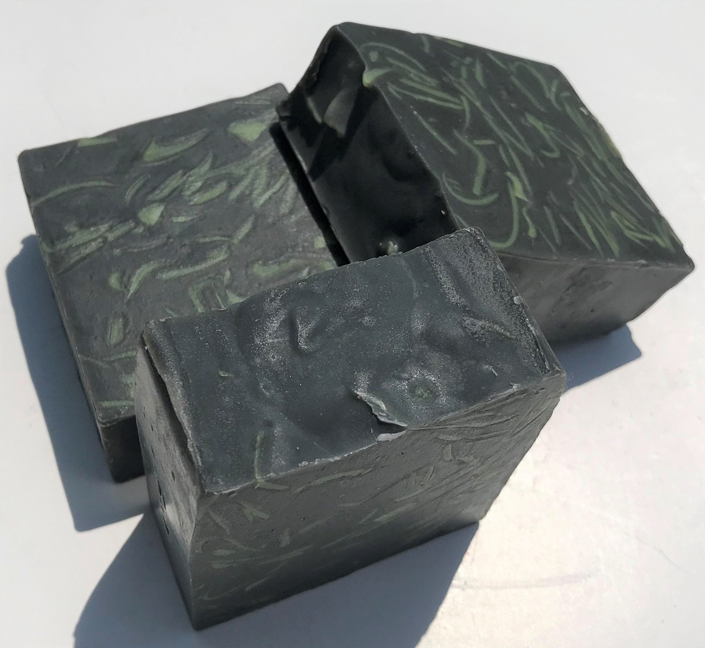 Activated Charcoal, Rosemary, & Lemongrass