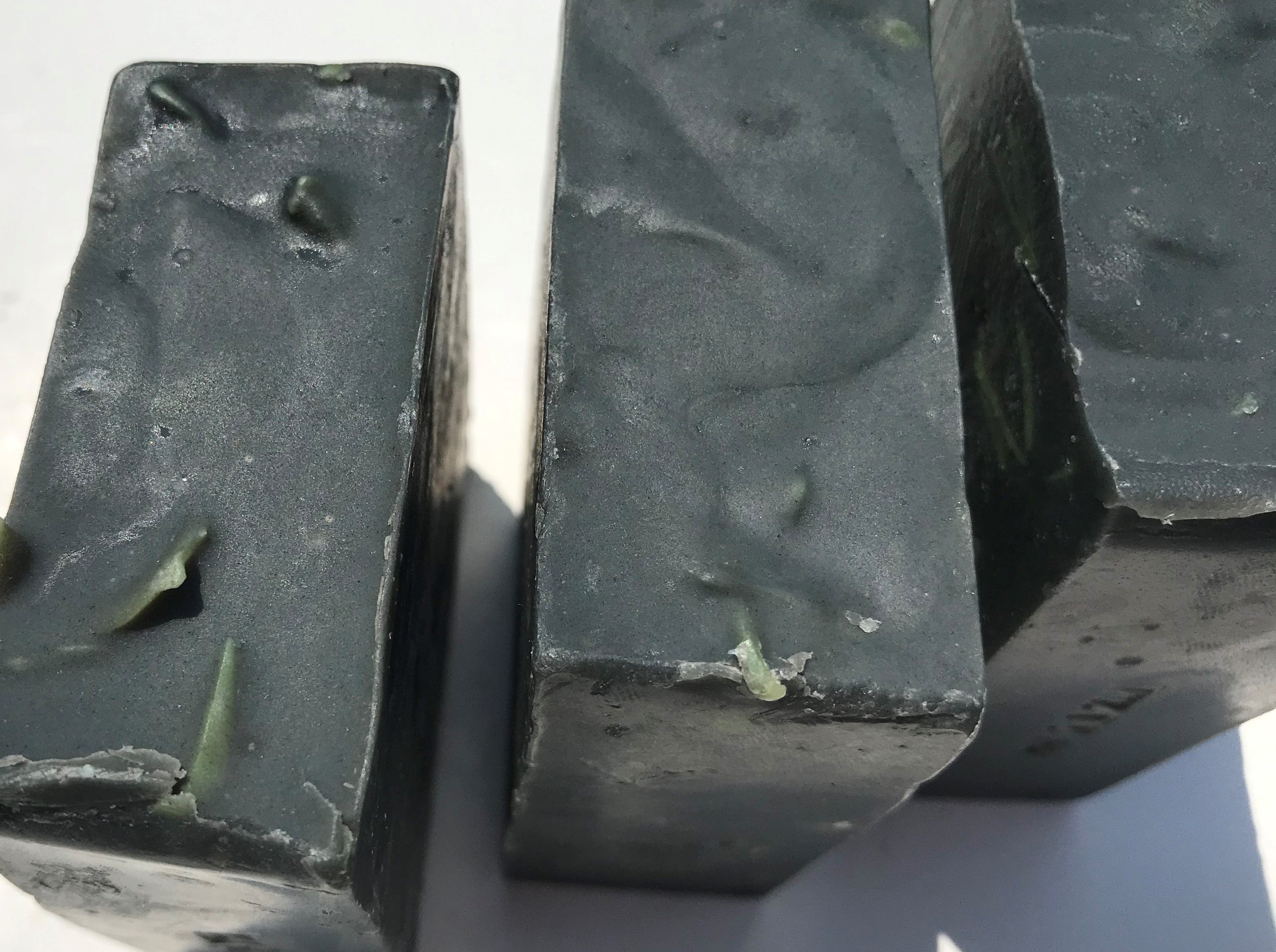 Activated Charcoal, Rosemary, & Lemongrass
